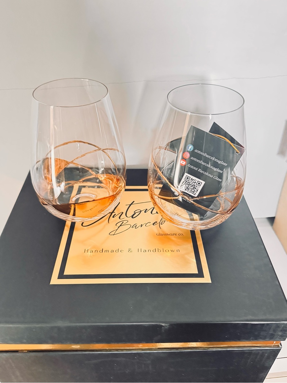 Antoni Barcelona 2-Piece Stemless Balloon Wine Glasses Gold LINE NEW IN BOX